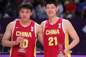 星空体育-不是布朗，男篮新归化或曝光，28岁，黑人，小前锋，郭士强或力邀|胡金秋|迪亚洛|巴里布朗|山西男篮|哈米杜-迪亚洛_新浪体育_新浪新闻