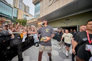 美媒：詹姆斯未向《人民日报》投稿 其采访言论内容被刊载