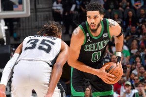 星空体育官网-《TA》半程打分东部篇：篮网绿军获赞 猛龙令人失望