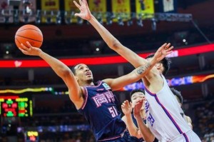 星空体育下载-年轻人顶不住周琦还没回来，内线漏洞广东暂时难补