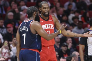 在与快船的交易谈判中，詹姆斯·哈登曾考虑重返火箭