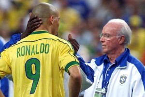 星空体育下载-98世界杯决赛前罗纳尔多哭求：扎加洛，让我登场吧