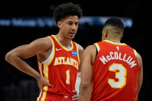 星空体育下载-约翰逊23+10+12麦科勒姆30分 老鹰轻取雄鹿9连胜