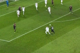 星空体育APP-【德甲】莱万点射+中柱 奥格斯堡点球中柱 拜仁客胜