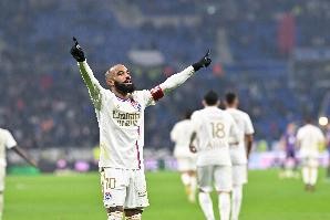 星空体育APP-曼联官方对手观察报告：里昂3-1升至法甲欧冠区，双线争欧冠资格